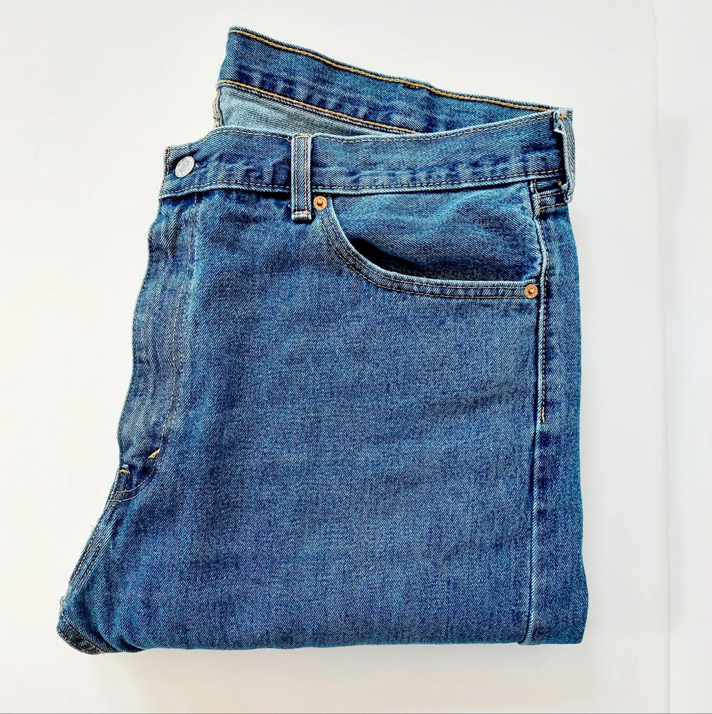 Medium Wash Levi's 100% Cotton 505 Jeans 42/29 Straight Leg‎